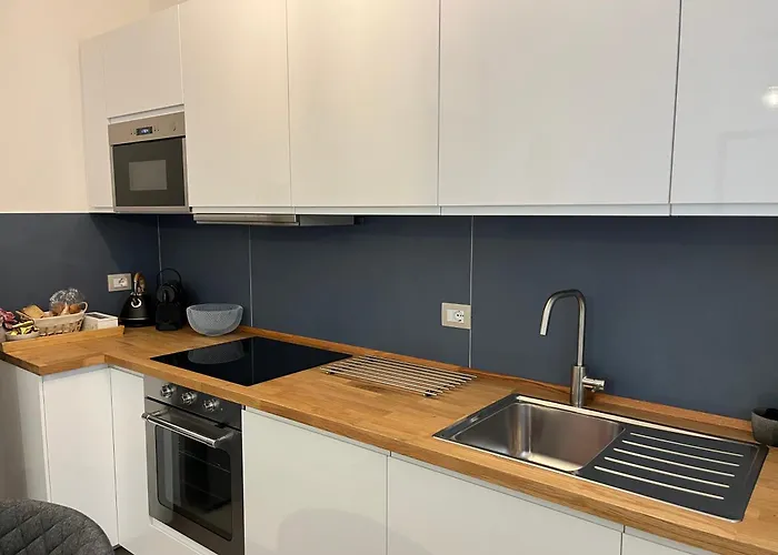 Agm Airport Faro 10 *